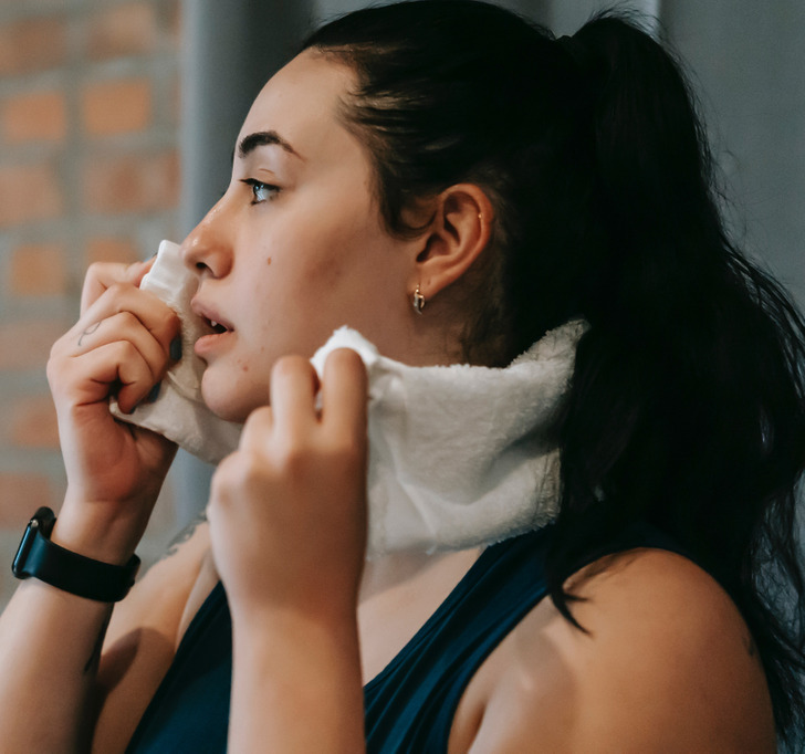 Body Acne, 4 Tips To Get Rid Of Them