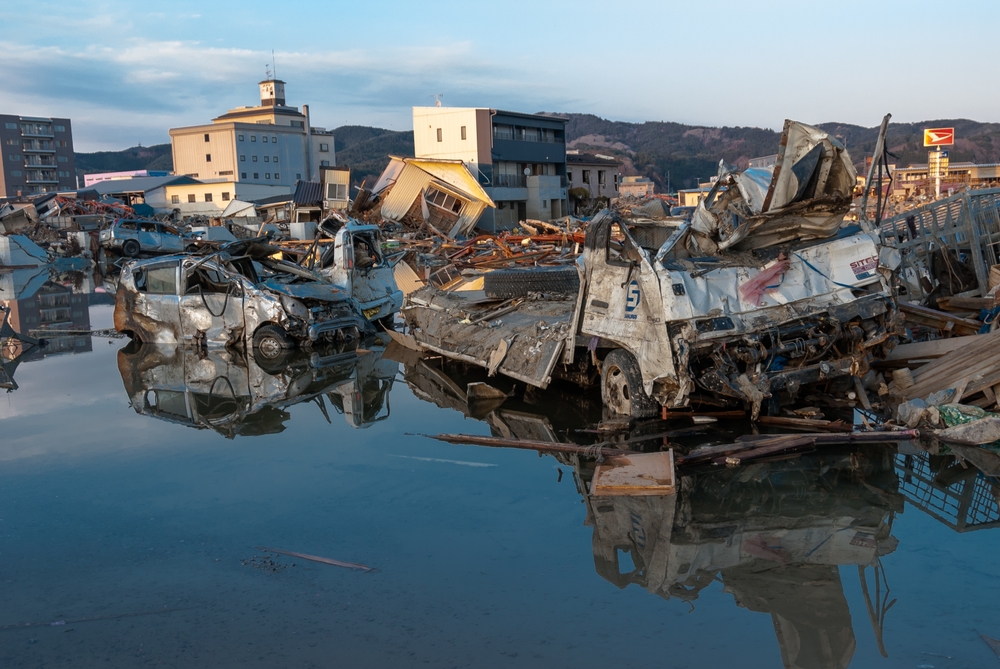 He slept after 56 hours of non-stop search and found 40 people alive under the rubble.