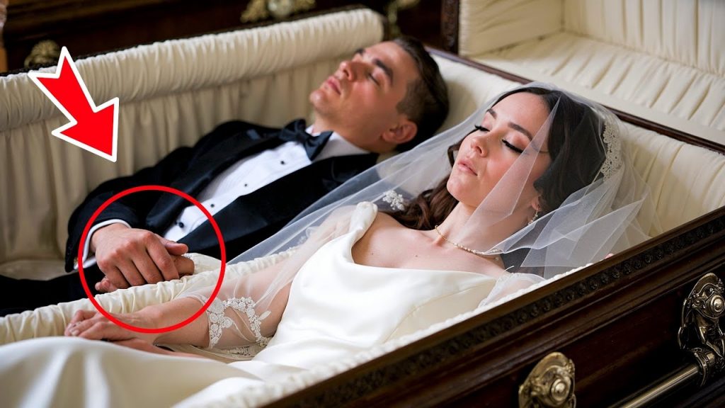 Just 30 minutes after the wedding, they were already lying in their coffins… But what was found in their hands shocked even the investigators!